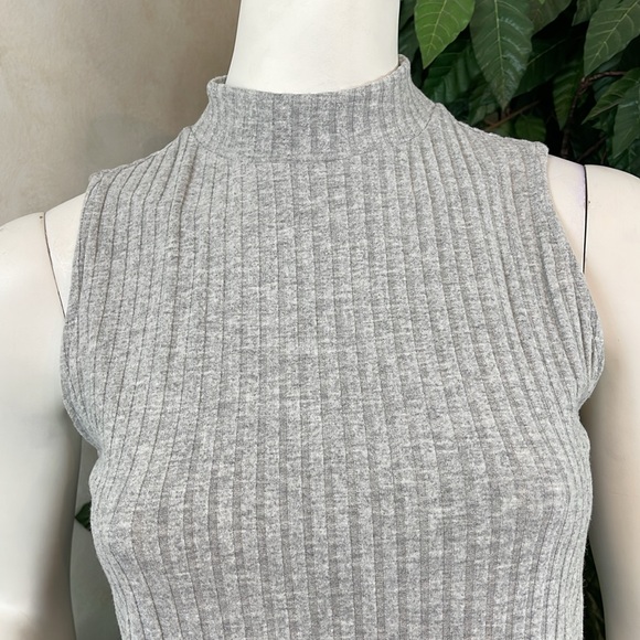 WHBM HEATHER GRAY RIBBED MOCK NECK TOP & DUSTER - Picture 14 of 16